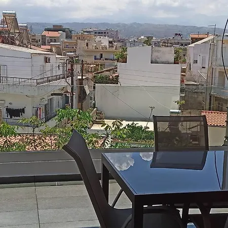 Yianna's Modern In Chania Hriszí Aktí Haniá