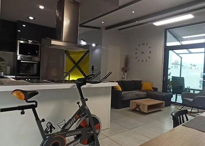 Yianna's Modern In Chania Apartment *