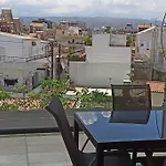 Yianna's Modern In Chania Hriszí Aktí Haniá